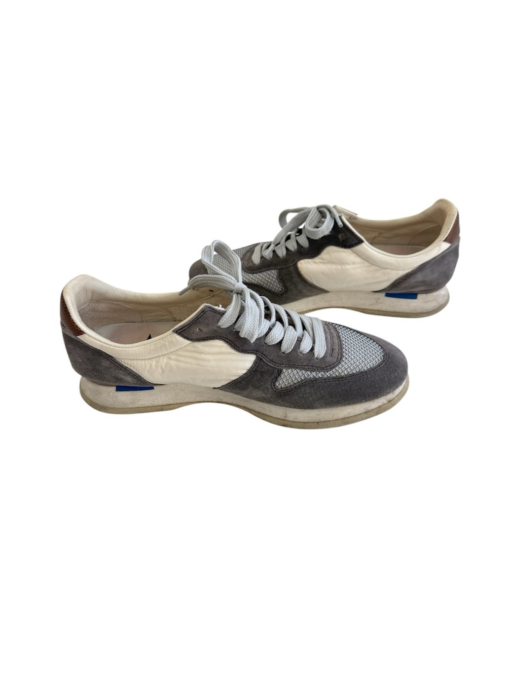 Golden Goose Haus - Women’s Taupe and Cream Runner Sneakers w Brown Star - Picture 4 of 7